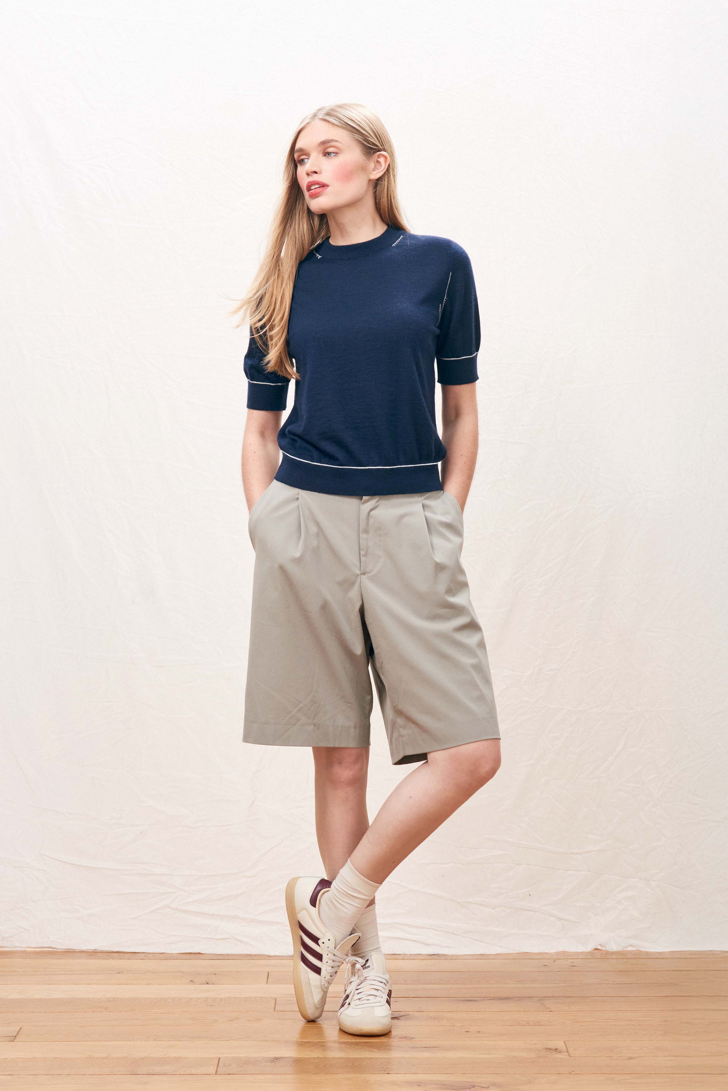 Cashmere Contrast Stitch T Shirt in Navy - Image 2