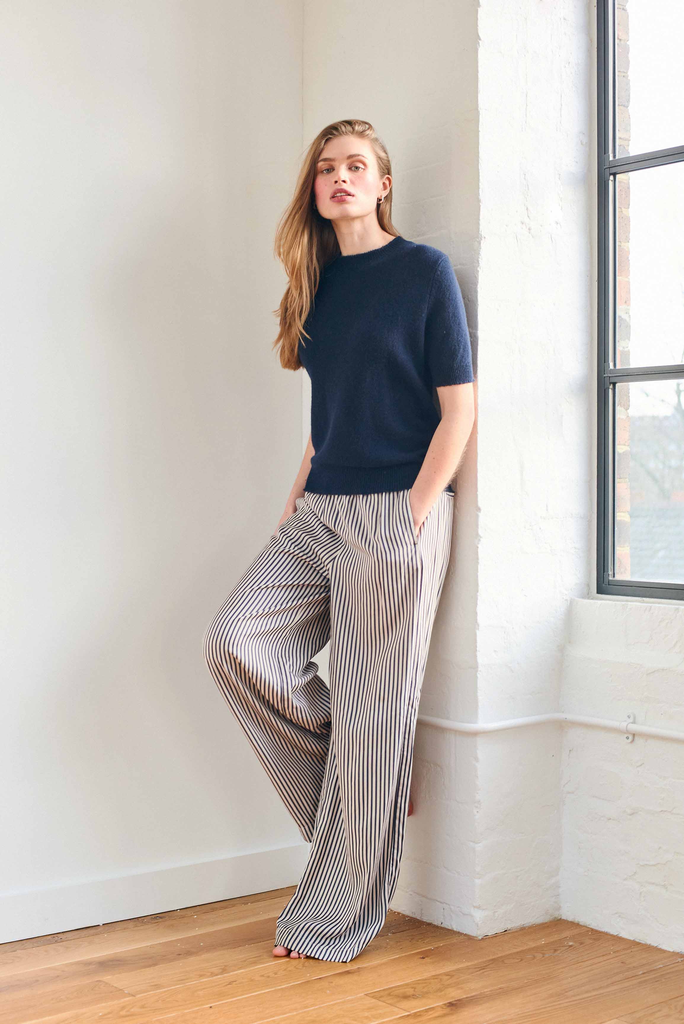 Cashmere Distressed T Shirt in Navy - Image 4
