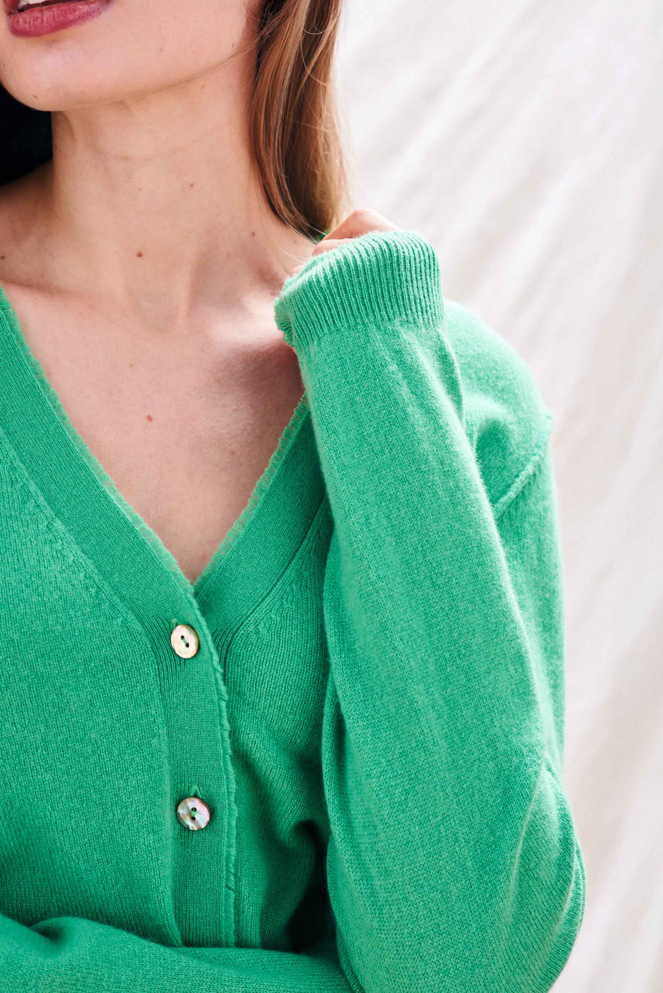 Cashmere Distressed Vee Cardigan in Green - Image 4