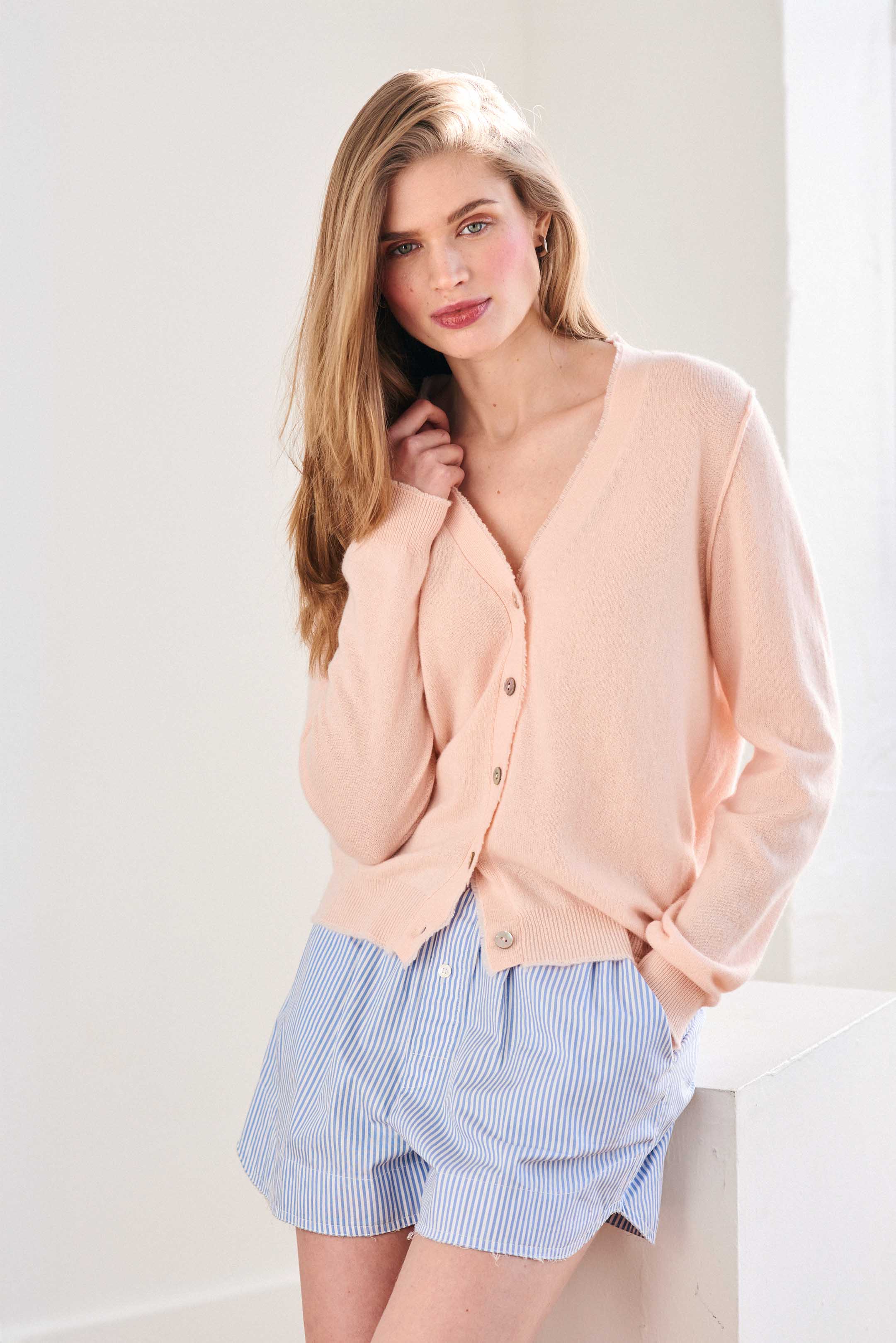 Cashmere Distressed Vee Cardigan in Pale Pink - Image 2