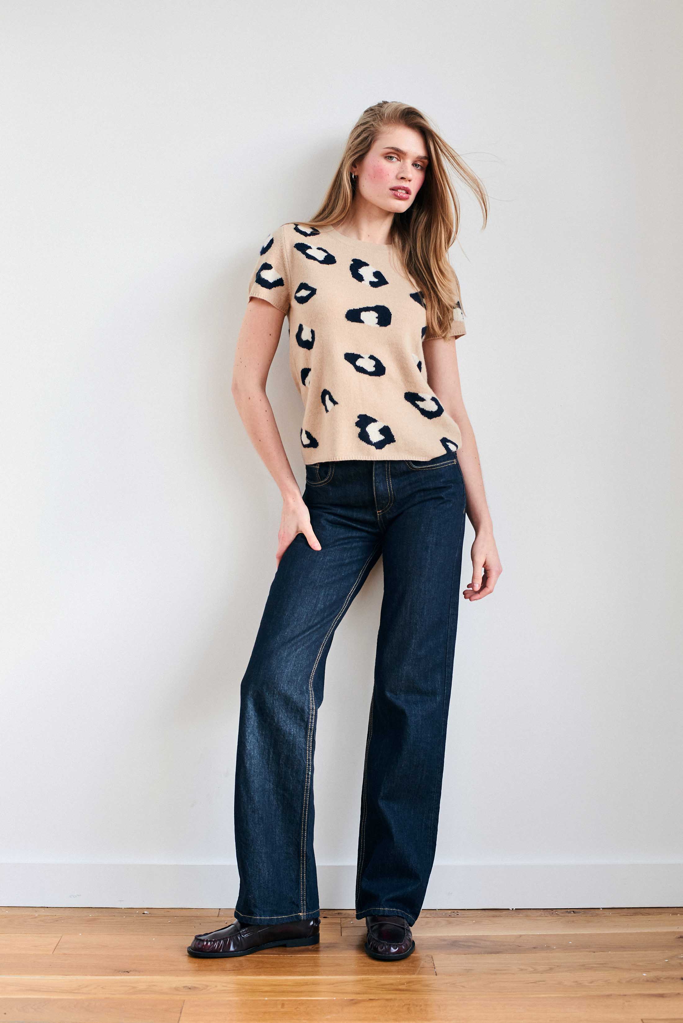 Cashmere Leopard T-Shirt in Camel - Image 3