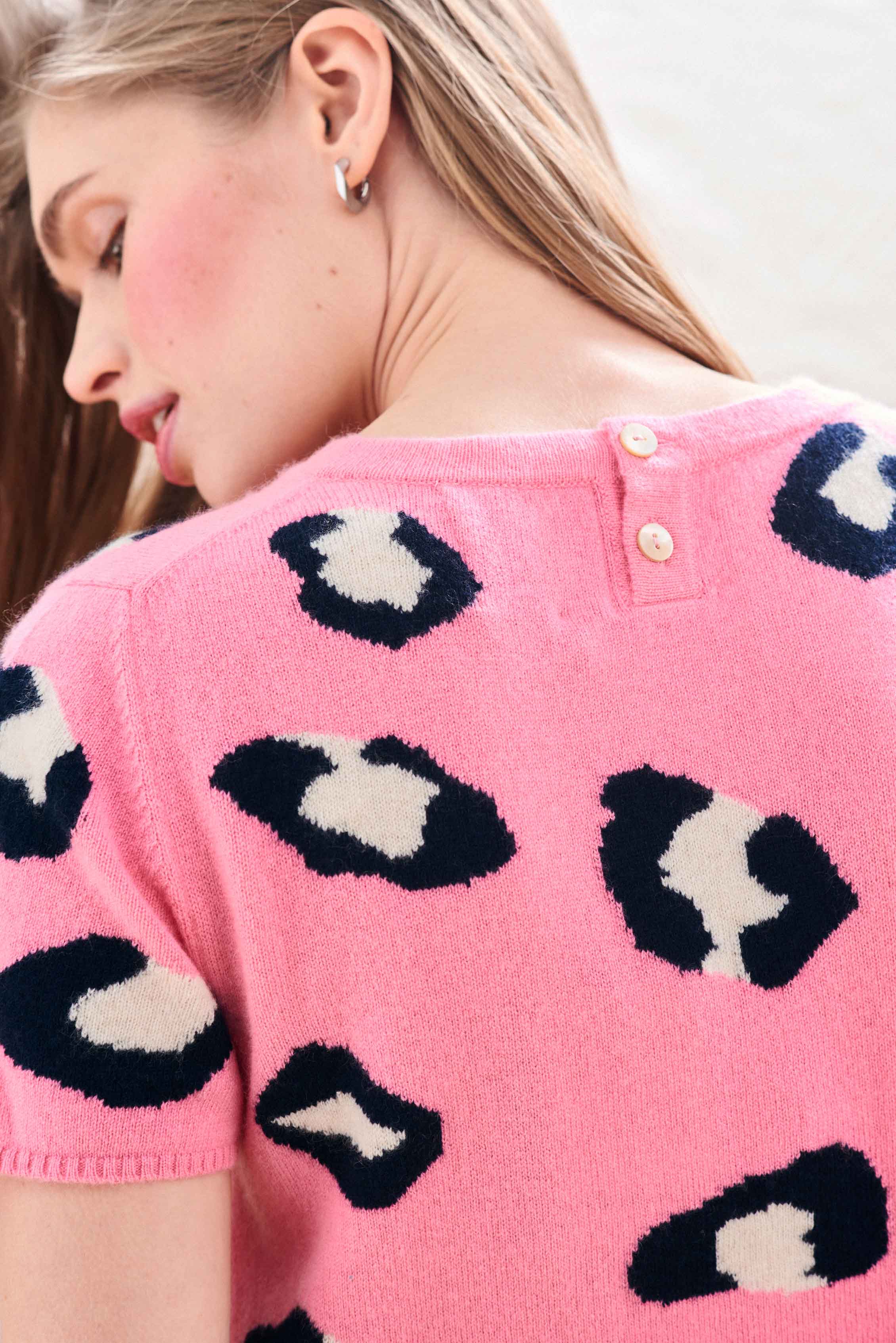 Cashmere Leopard T-Shirt in Pink - Image 3