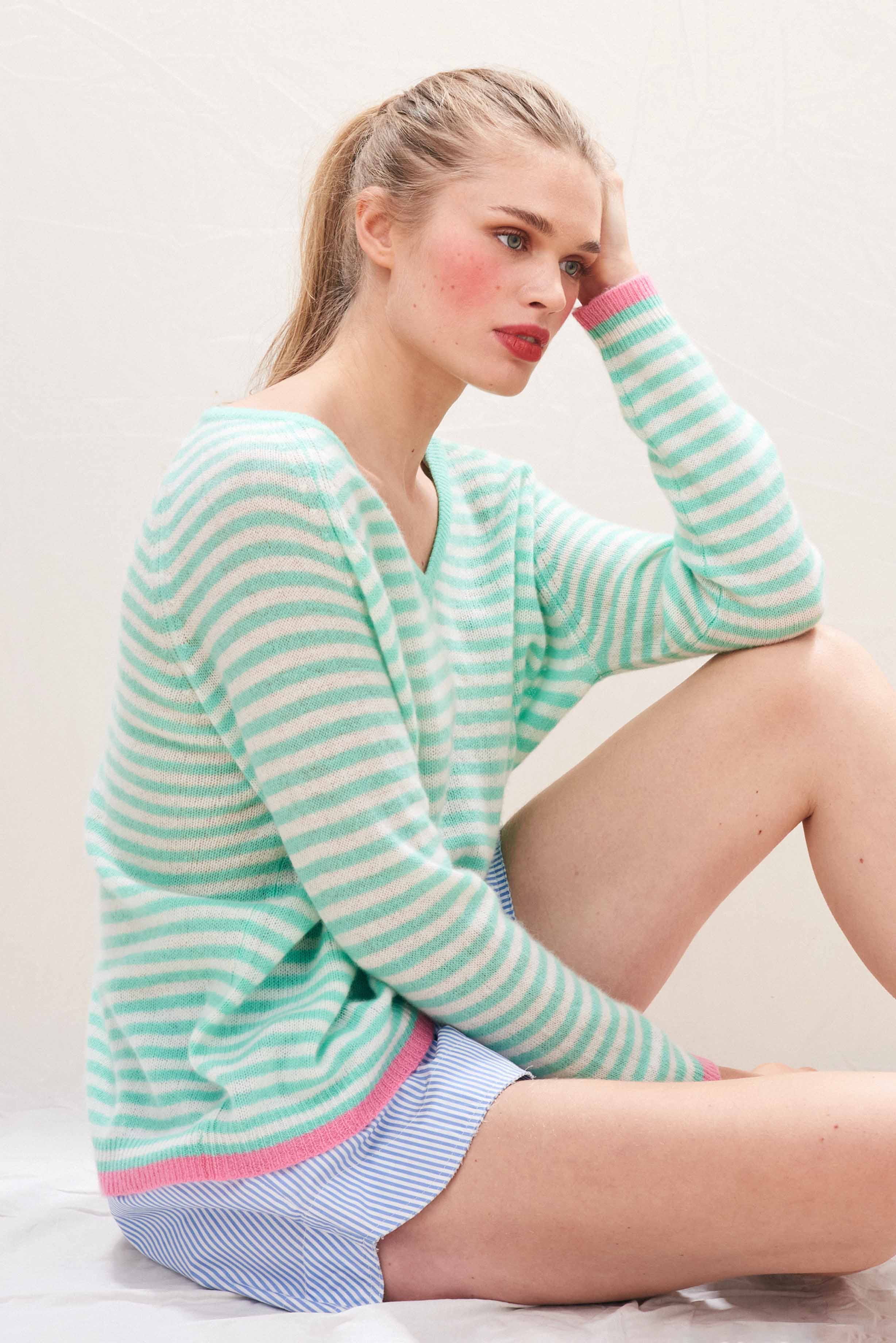 Cashmere Oversized Little Stripe Vee in Green - Image 2