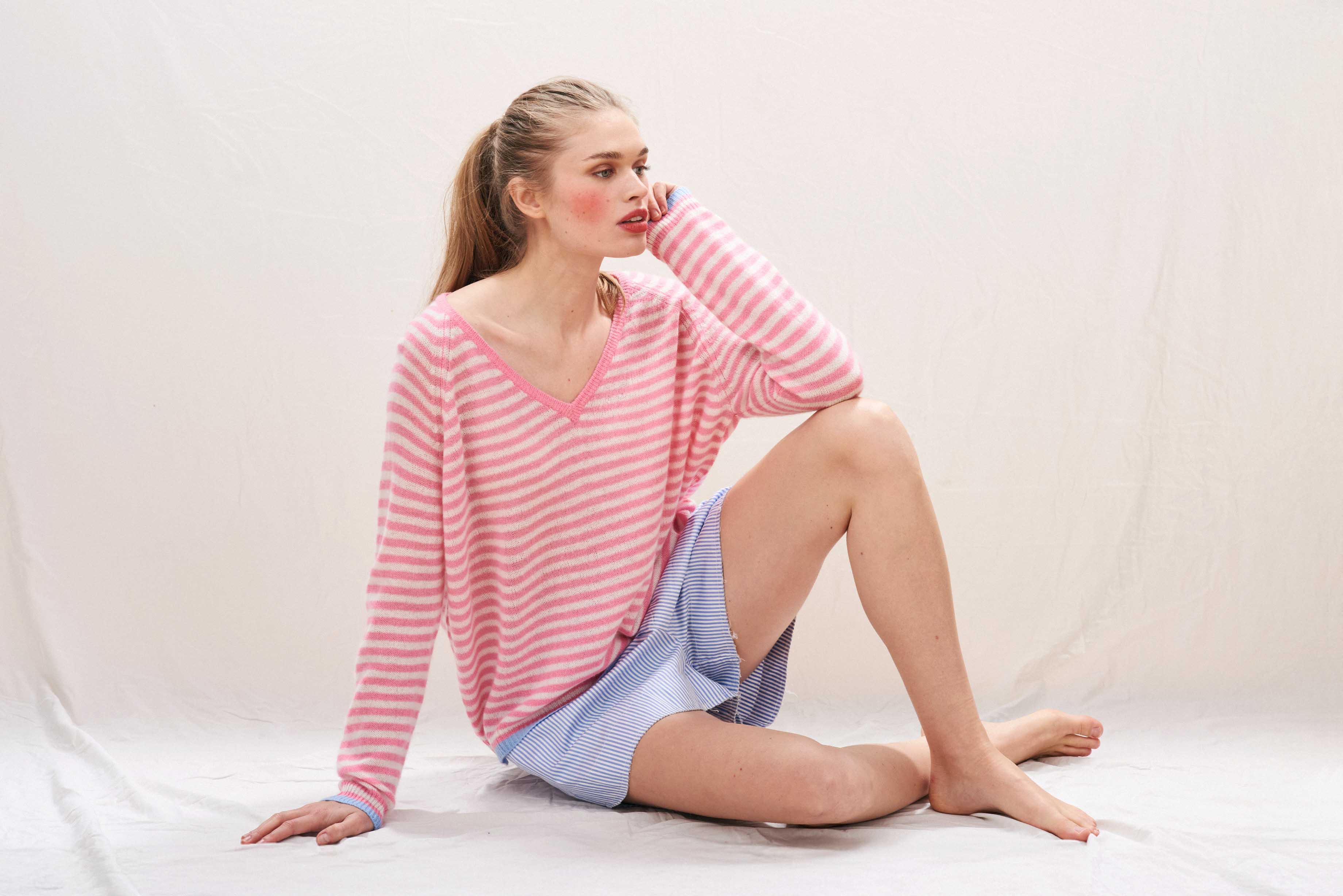 Cashmere Oversized Little Stripe Vee in Pink - Image 2