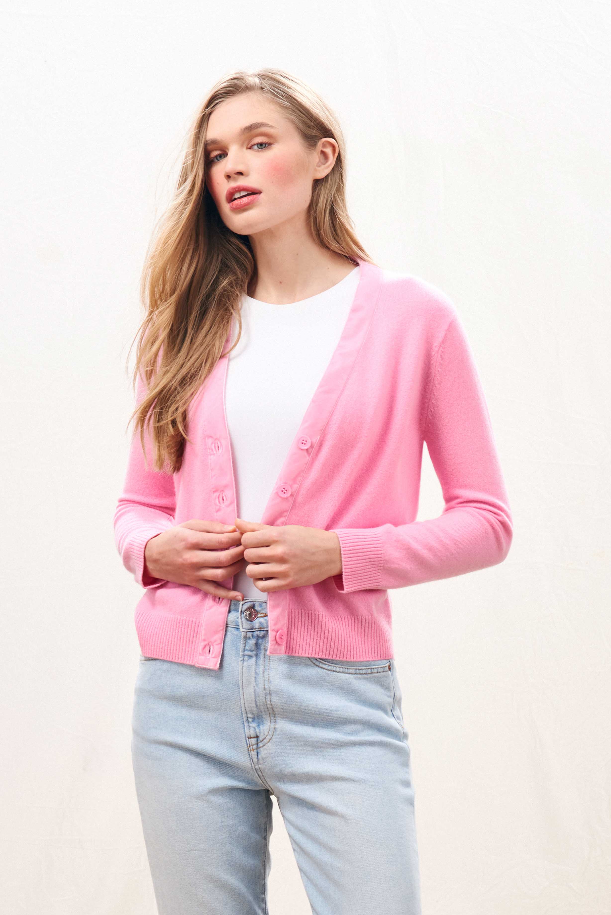 Merino Velvet Little Cardigan in Pink - Image 2
