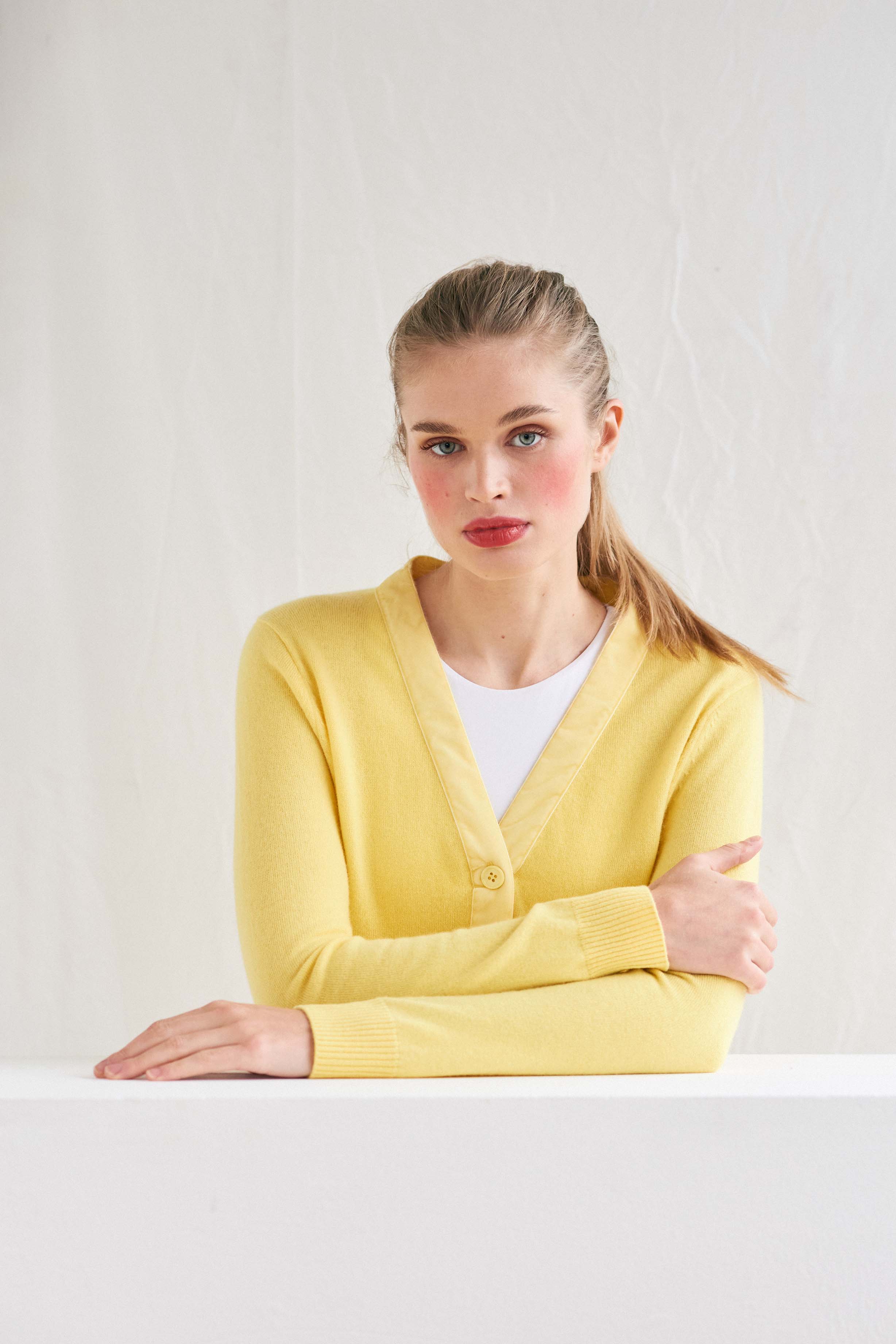Merino Velvet Little Cardigan in Yellow - Image 3
